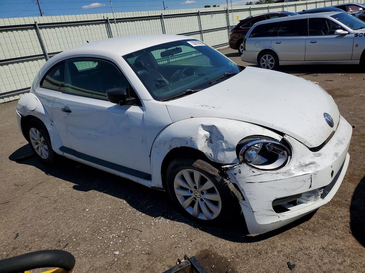 2015 Volkswagen Beetle 1.8T - Image 4