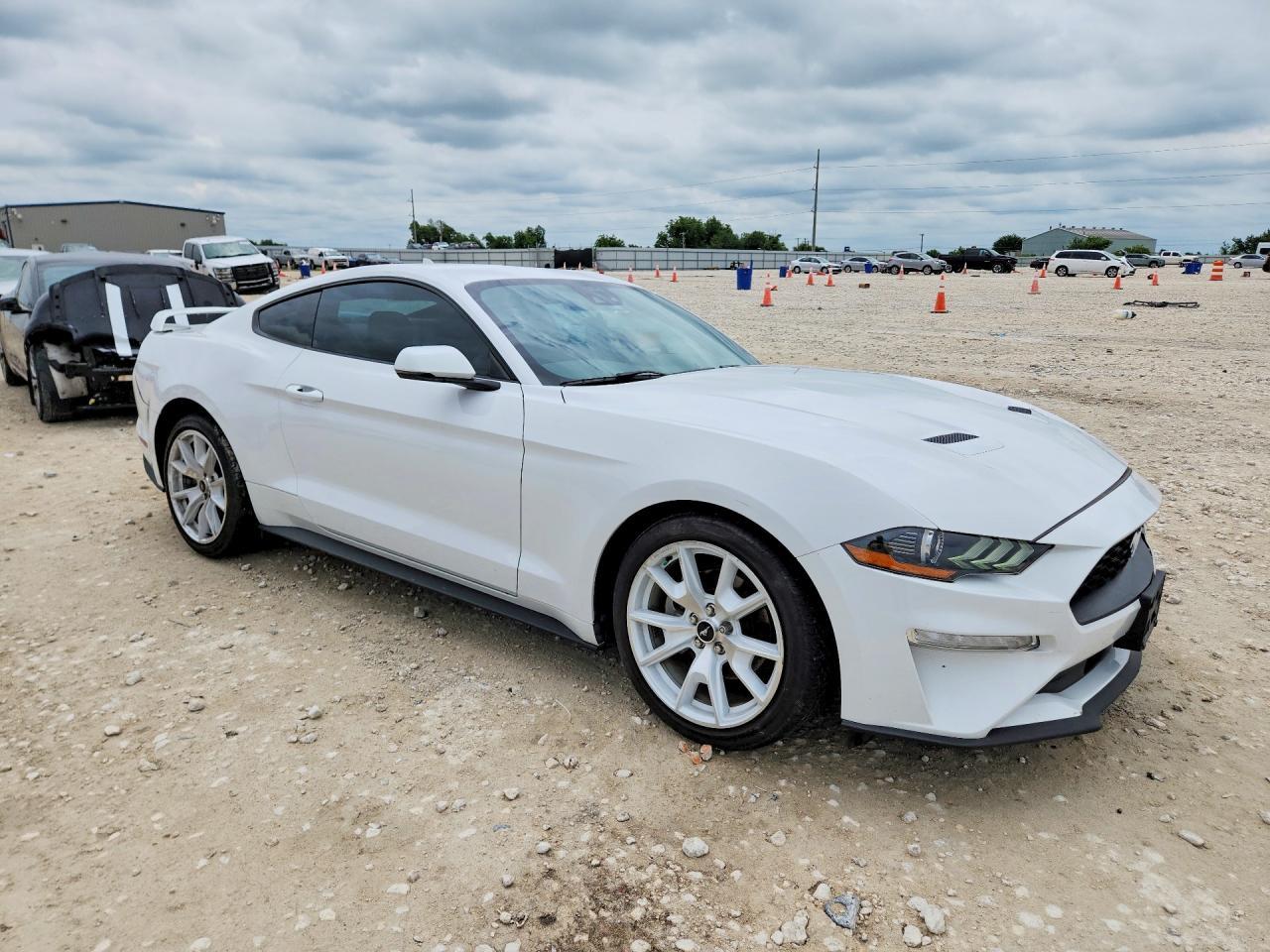 2022 Ford Mustang - Фото 4