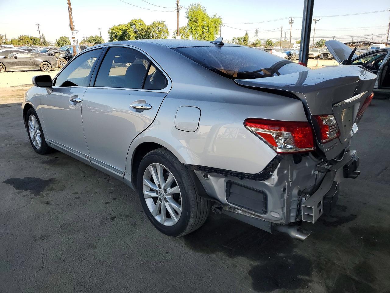 2010 Lexus Es 350 - Фото 2