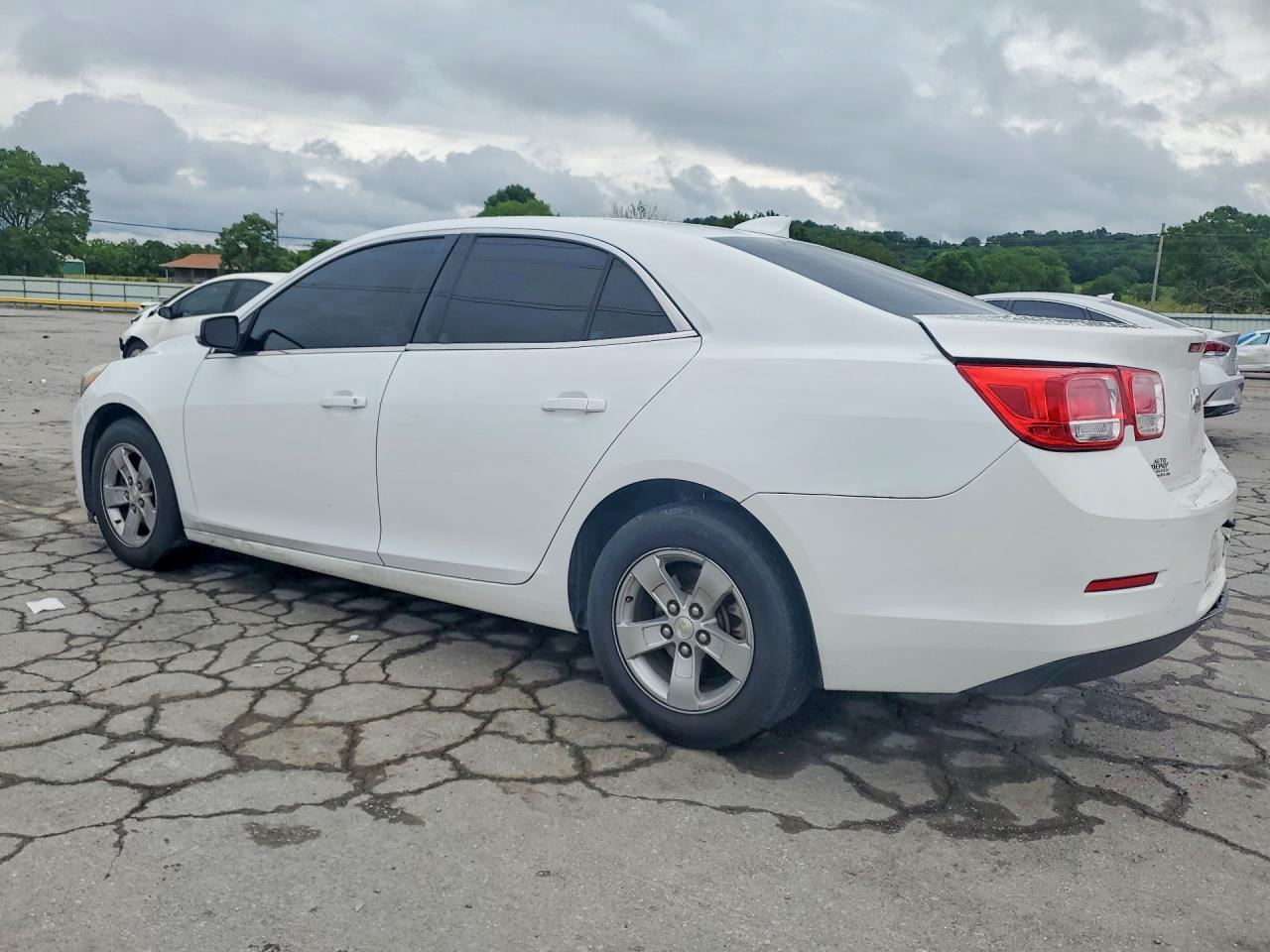 2015 Chevrolet Malibu 1Lt - Фото 2
