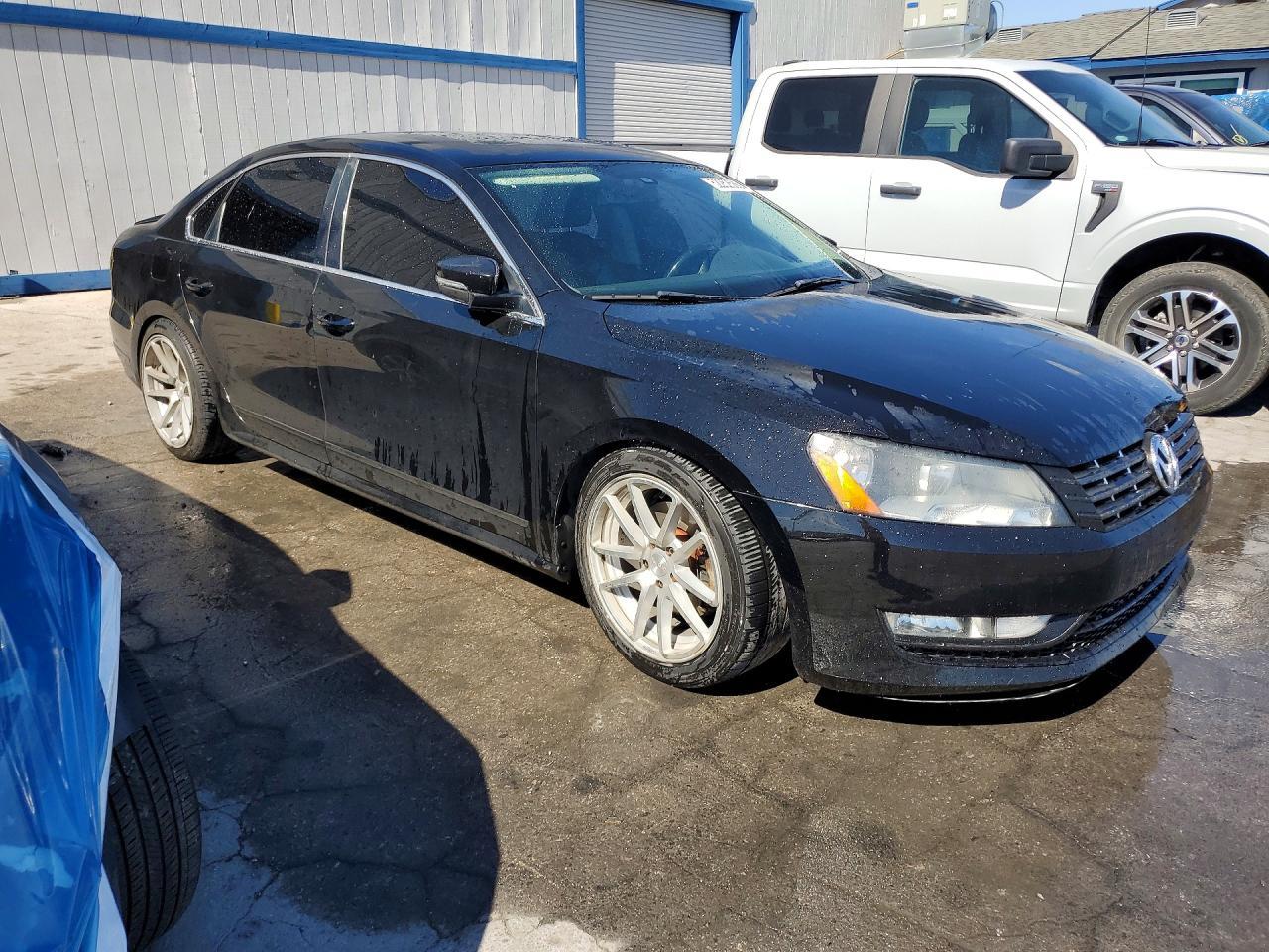 2015 Volkswagen Passat Sel - Image 4