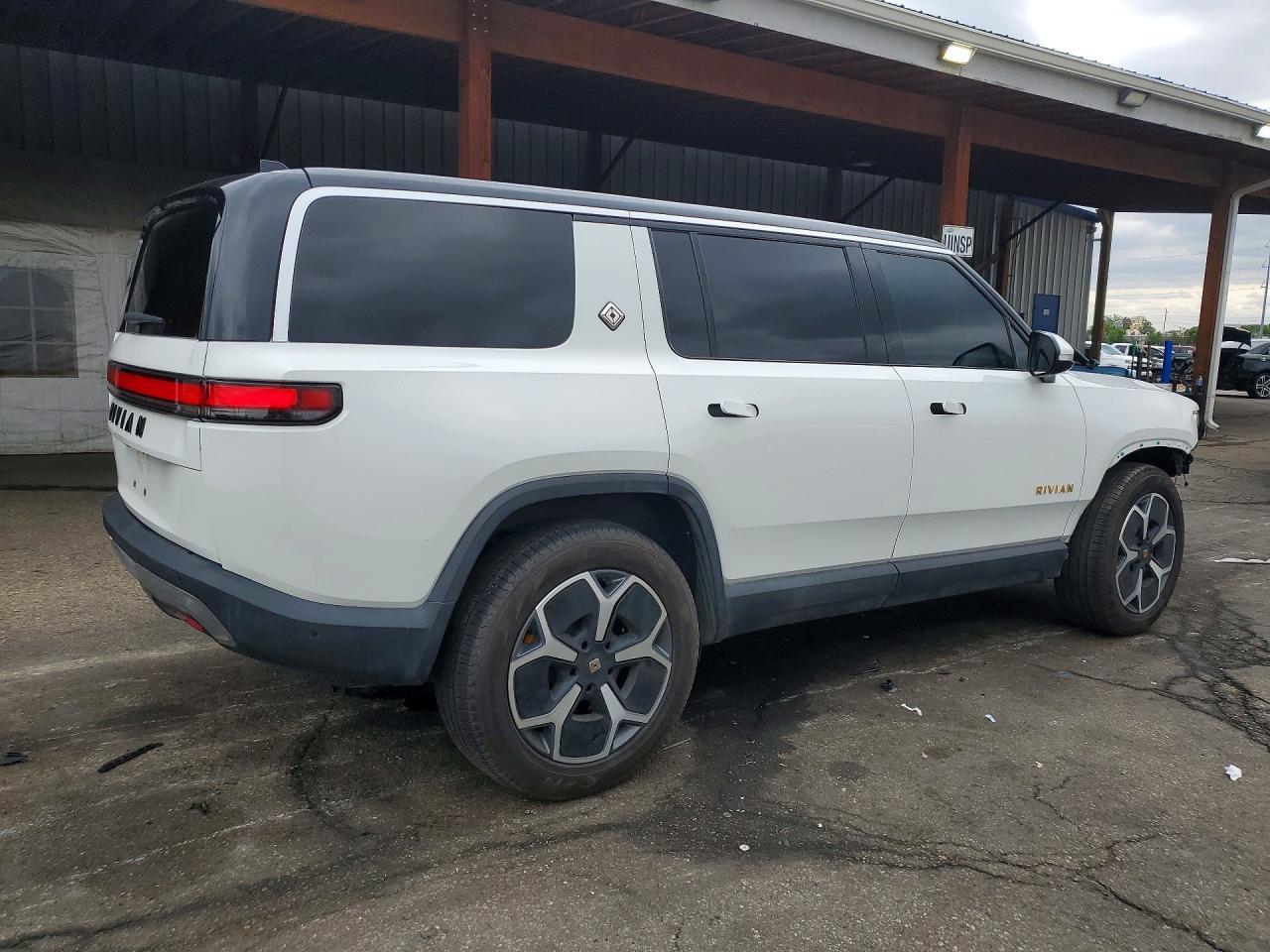 2023 Rivian R1S Adventure - Image 3