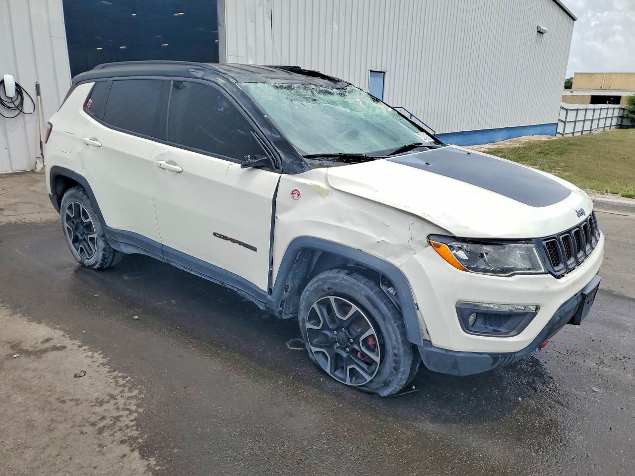 2019 Jeep Compass Trailhawk - Image 4