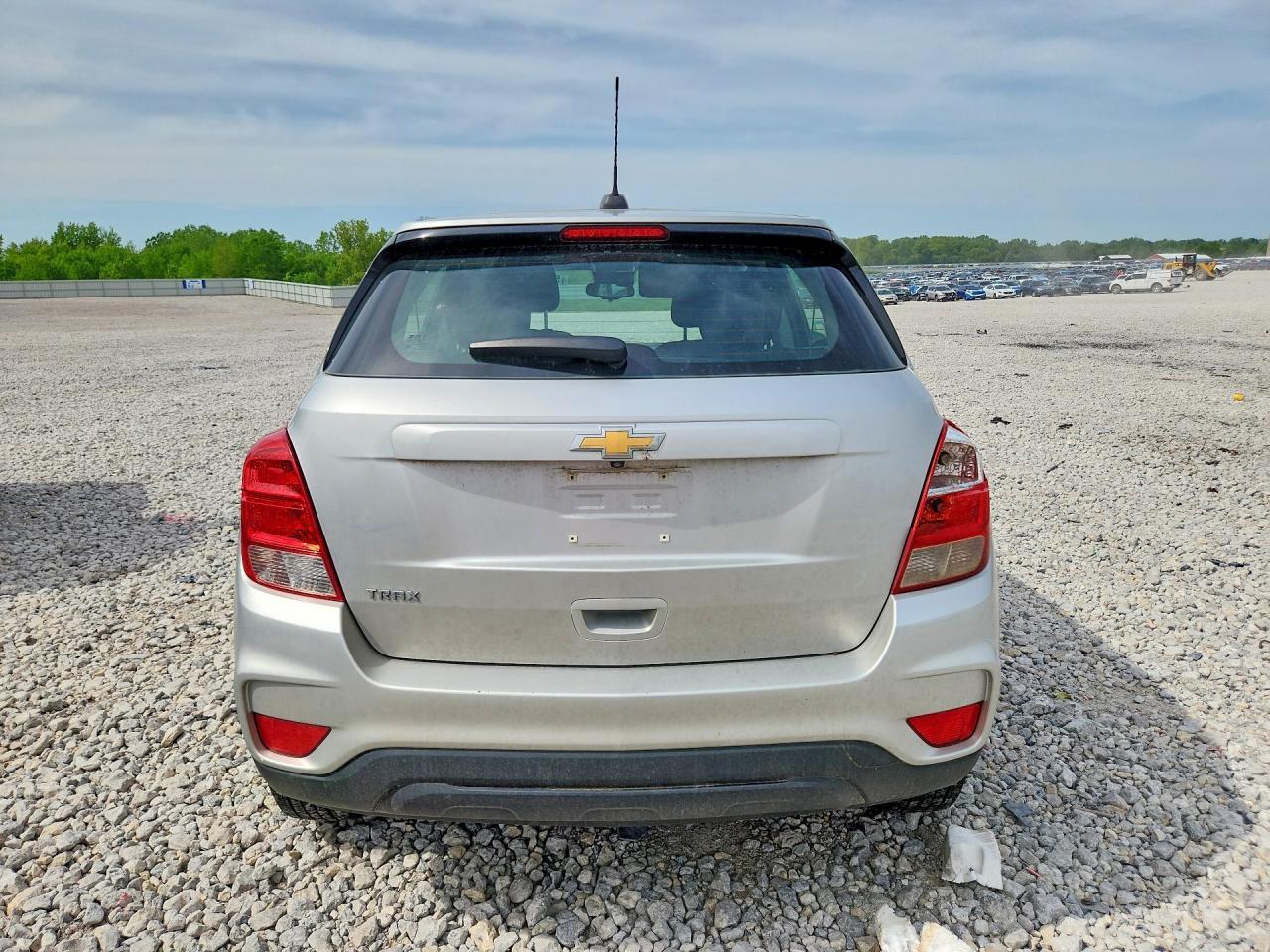 2017 Chevrolet Trax Ls - Image 6