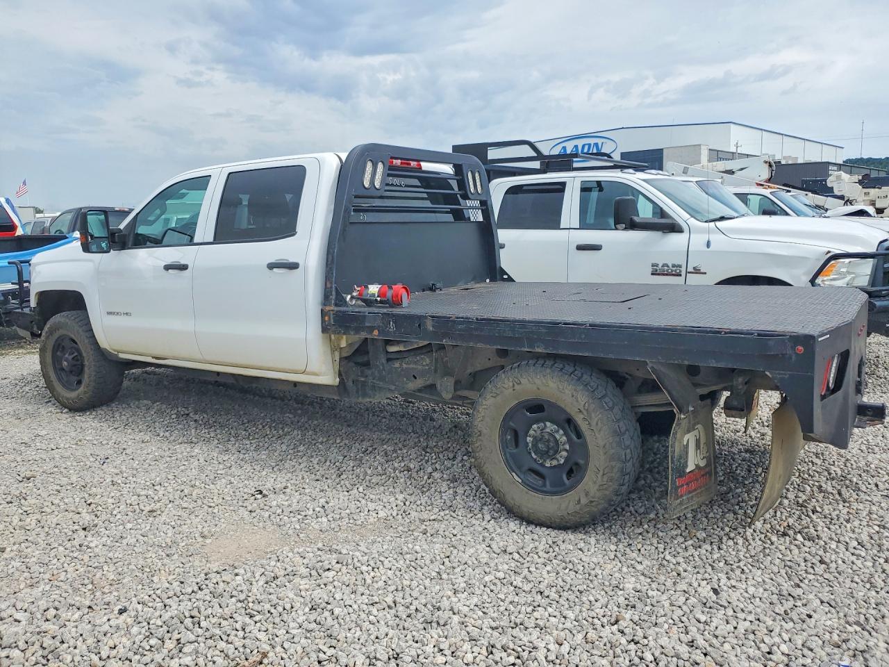 2015 Chevrolet Silverado K2500 Heavy Duty - Фото 2