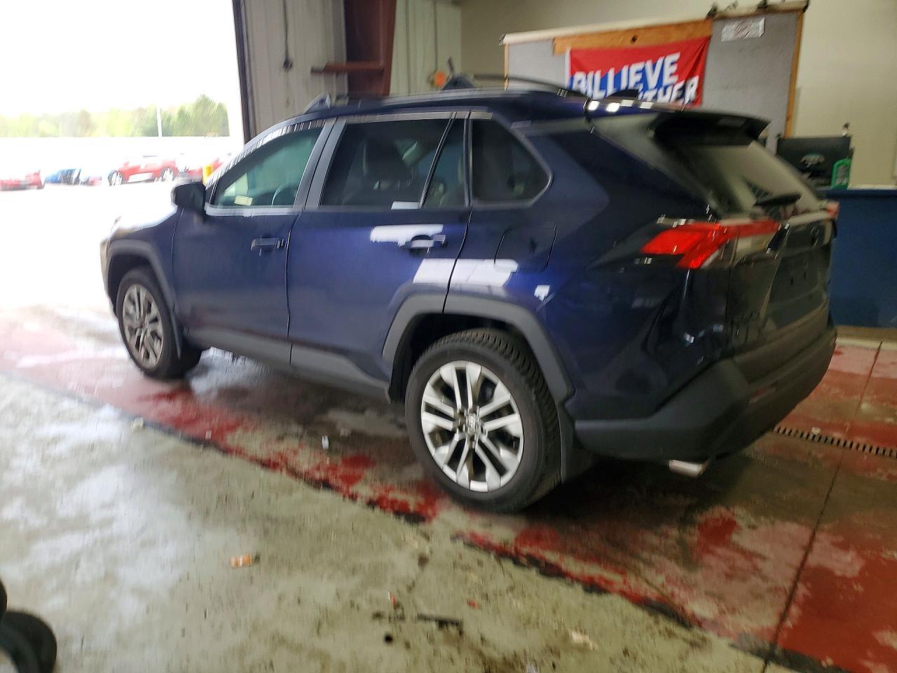 2022 Toyota Rav4 Xle Premium - Image 2