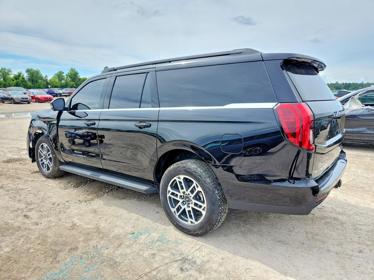 2025 Ford Expedition Max Active - Фото 2