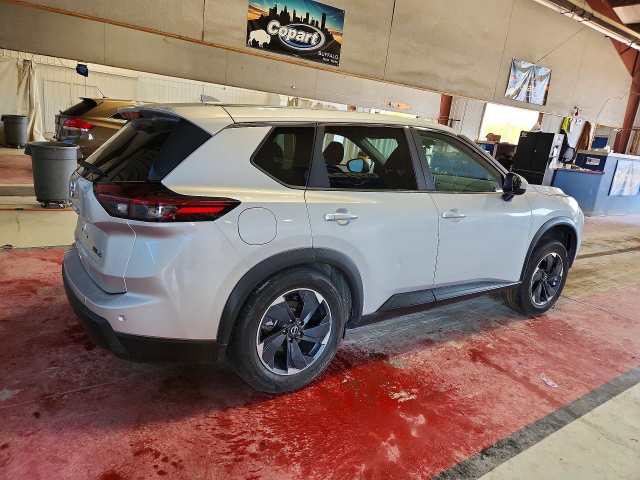 2024 Nissan Rogue Sv - Image 3