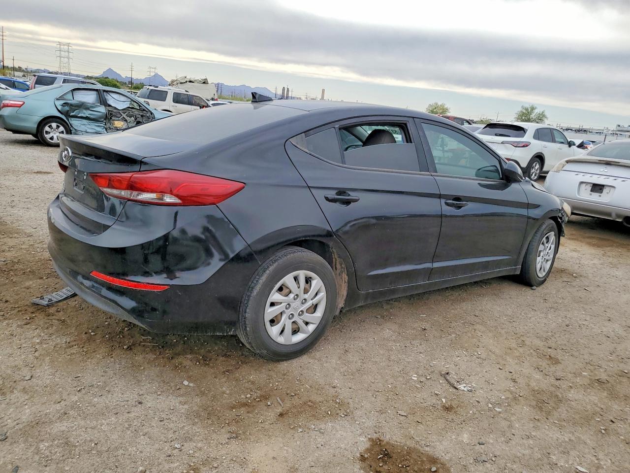 2017 Hyundai Elantra Se - Image 3