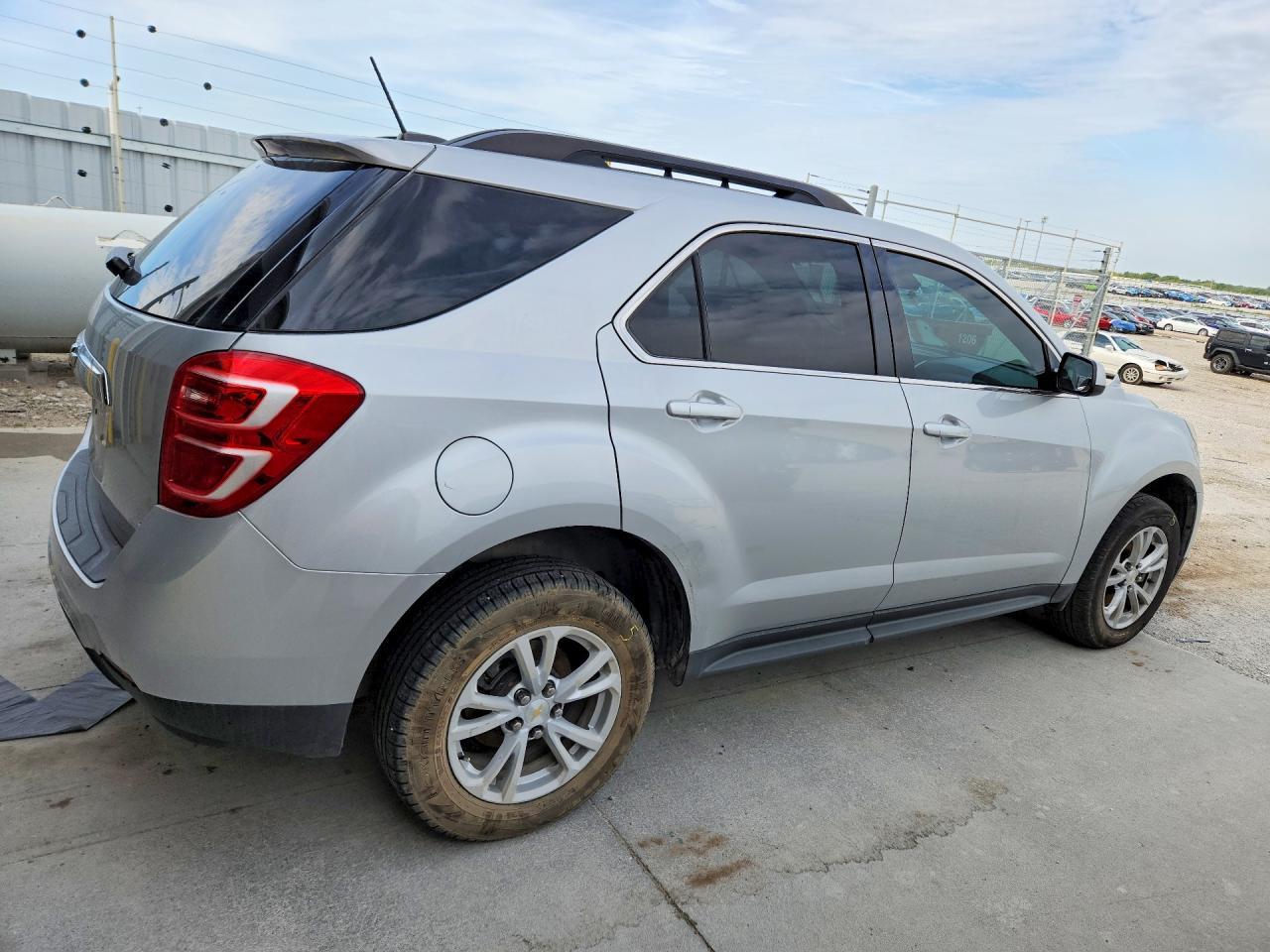 2017 Chevrolet Equinox Lt - Image 3