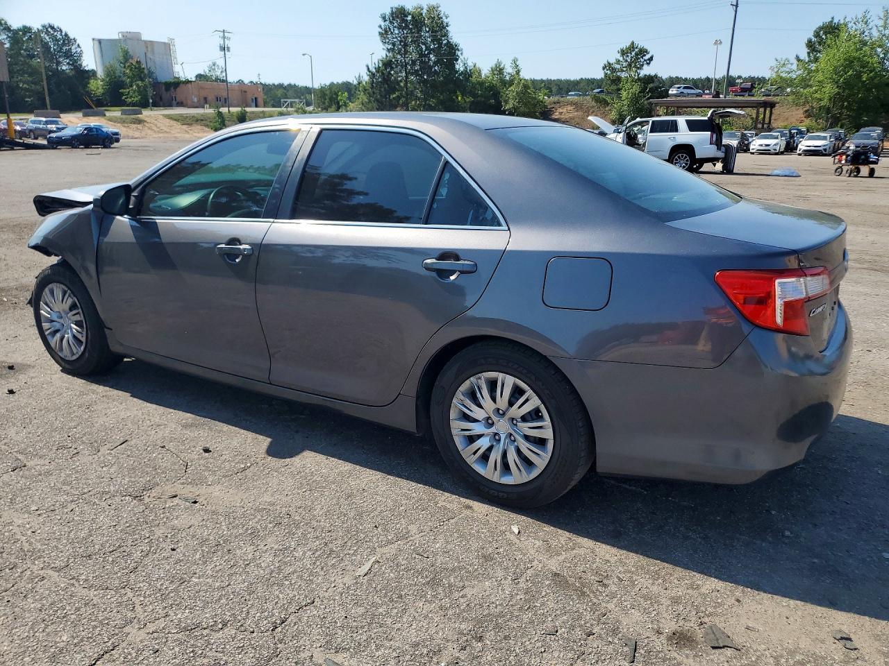 2014 Toyota Camry L - Image 2