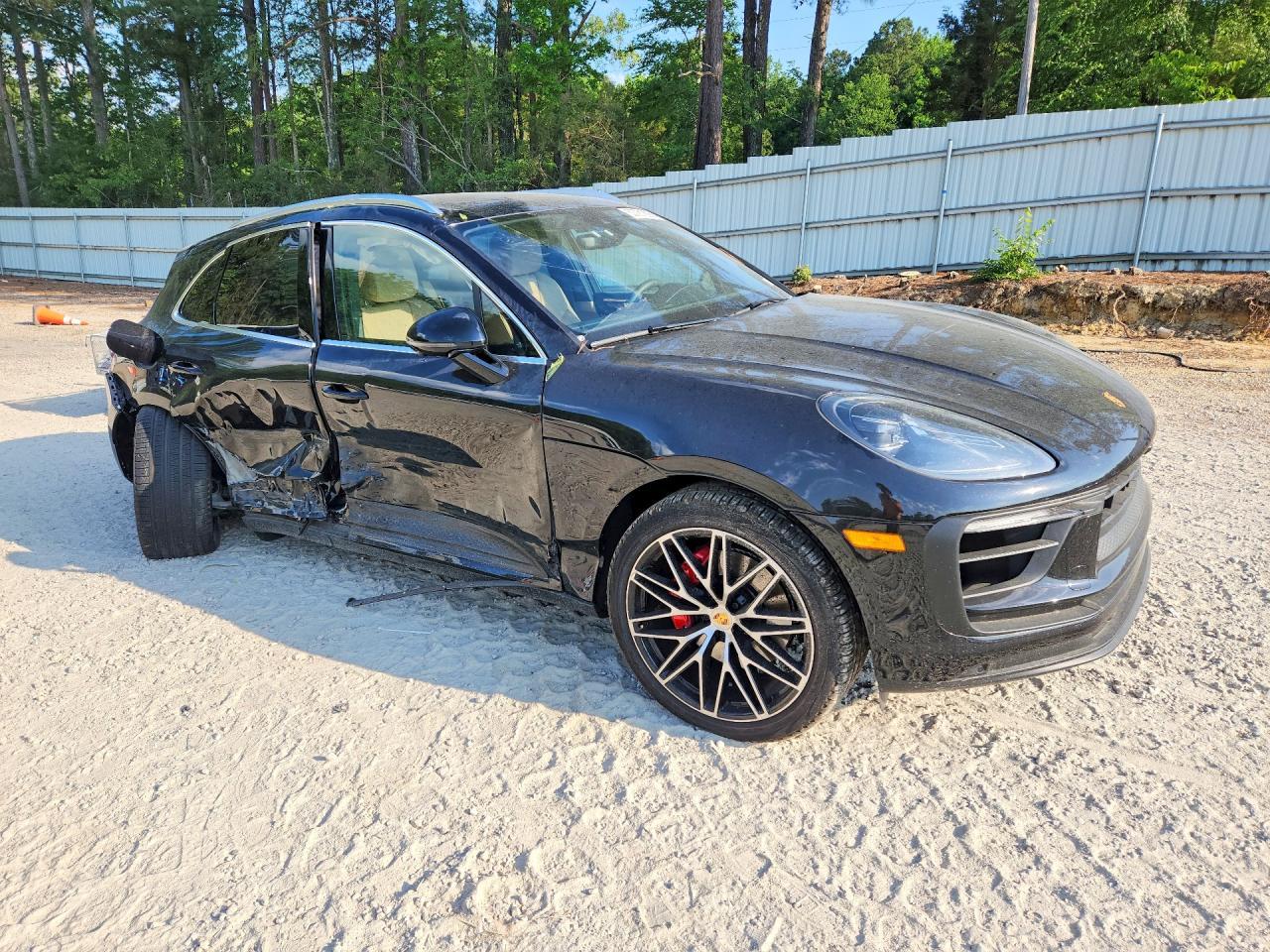 2025 Porsche Macan S - Image 4