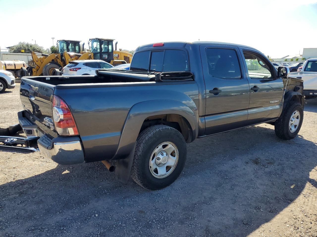 2013 Toyota Tacoma Double Cab Prerunner - Image 3