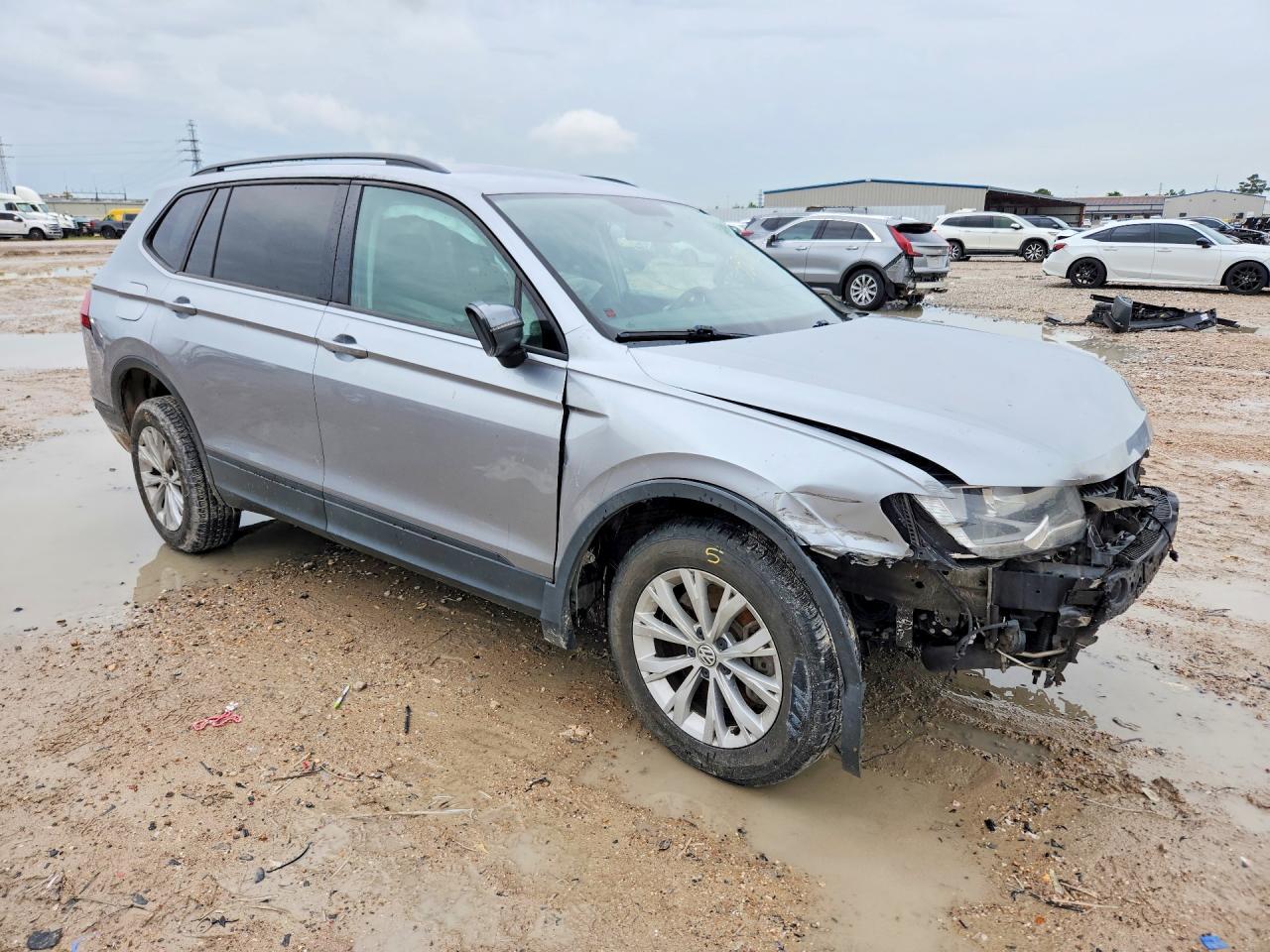 2020 Volkswagen Tiguan S - Фото 4