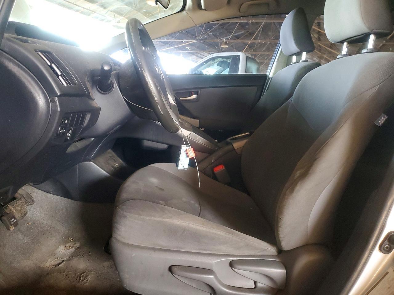 2013 Toyota Prius Two - Фото 7
