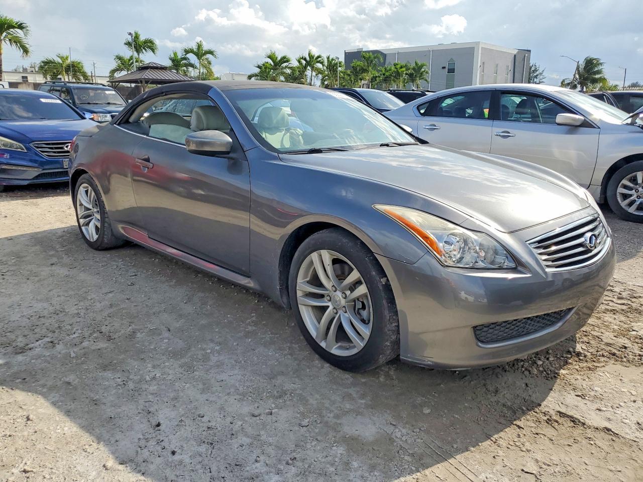 2010 Infiniti G37 Convertible Base - Фото 4