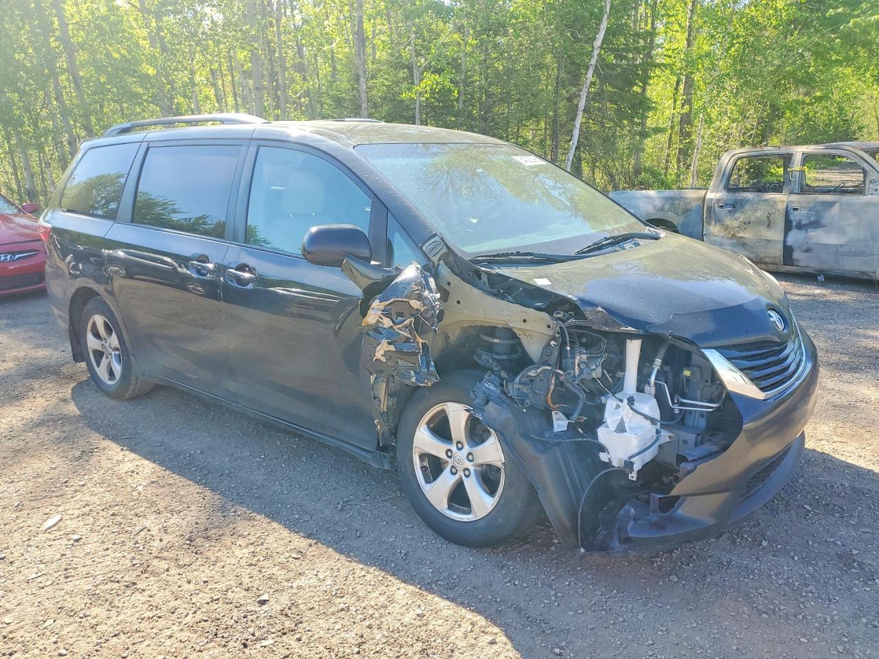 2015 Toyota Sienna Le - Фото 4