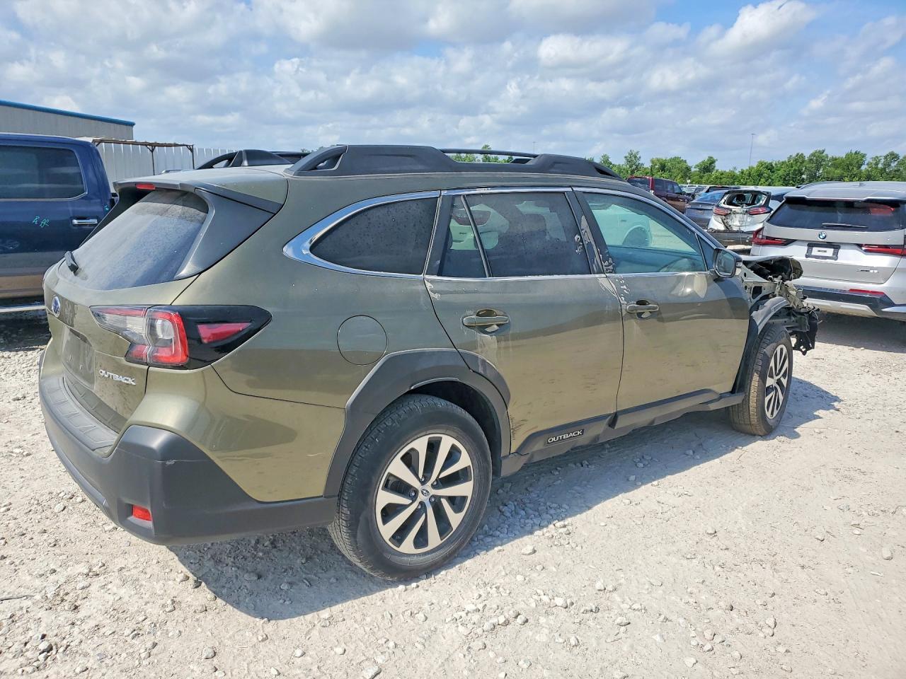 2025 Subaru Outback Premium - Image 3