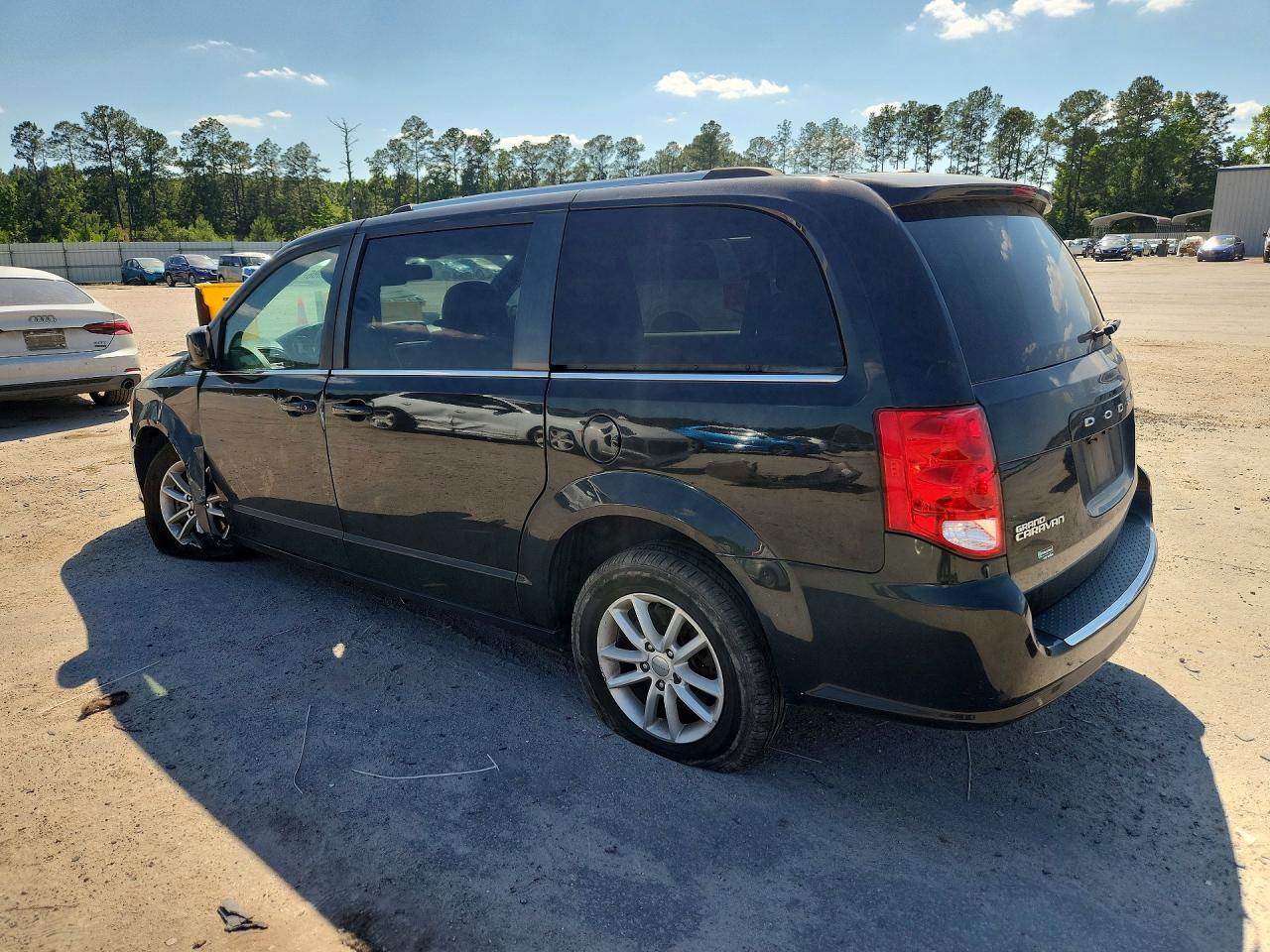 2020 Dodge Grand Caravan Sxt - Image 2