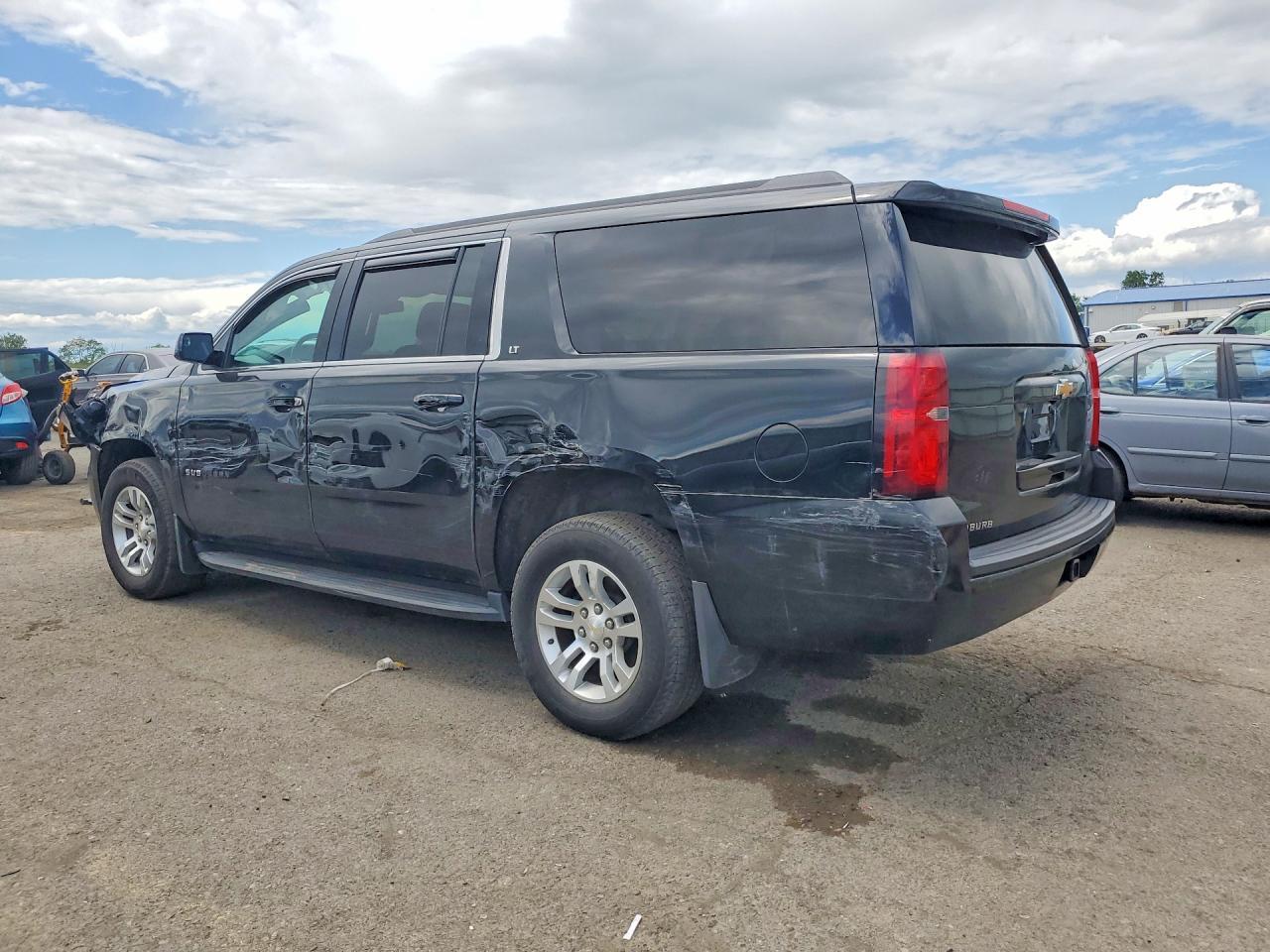 2020 Chevrolet Suburban - Image 2
