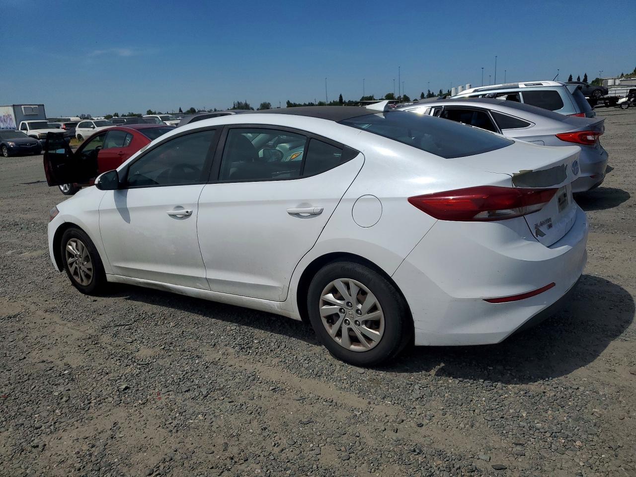 2017 Hyundai Elantra Se - Image 2