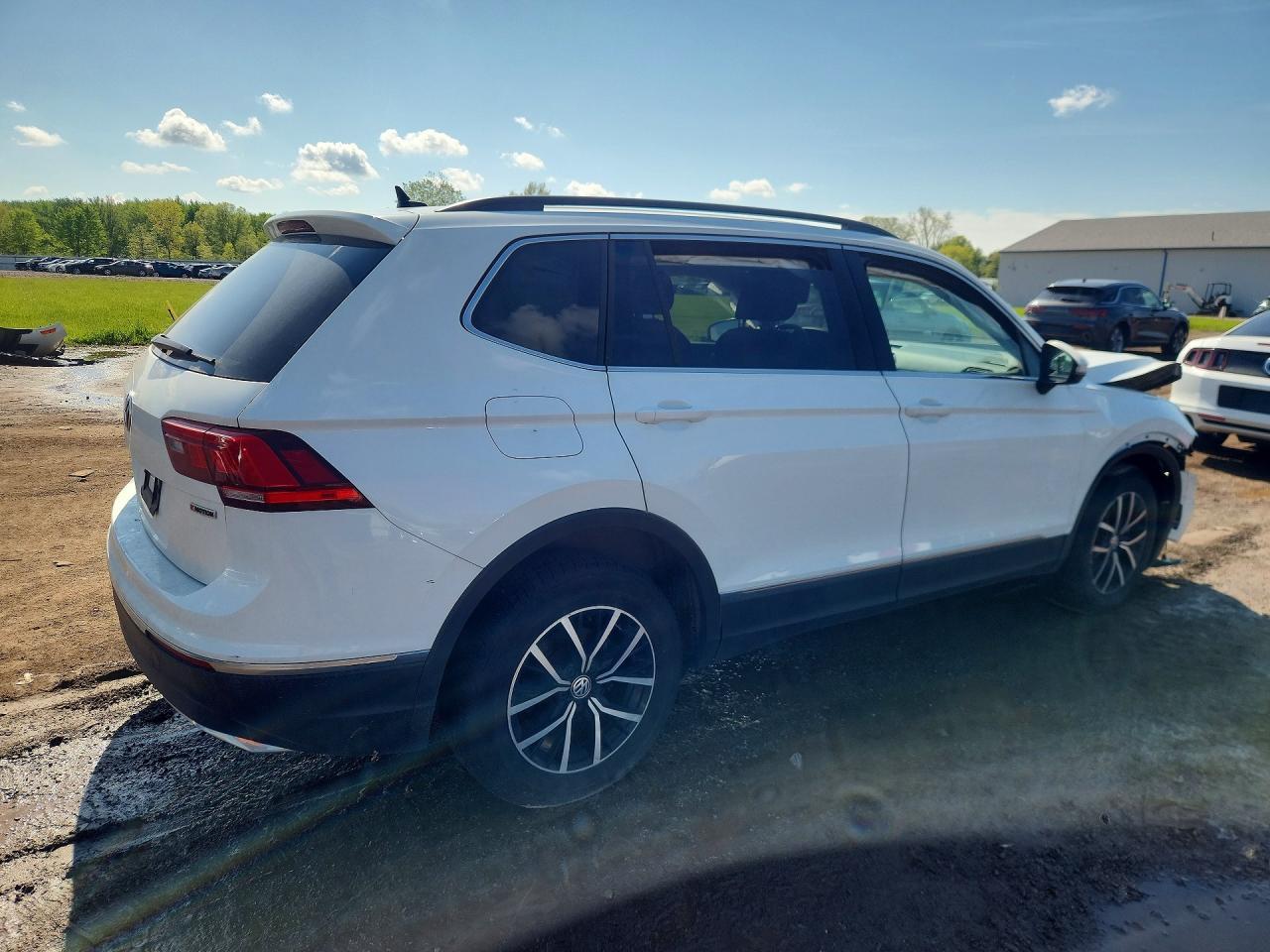 2021 Volkswagen Tiguan Se - Фото 3
