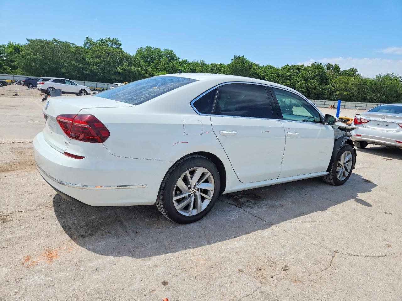 2018 Volkswagen Passat Se - Фото 3