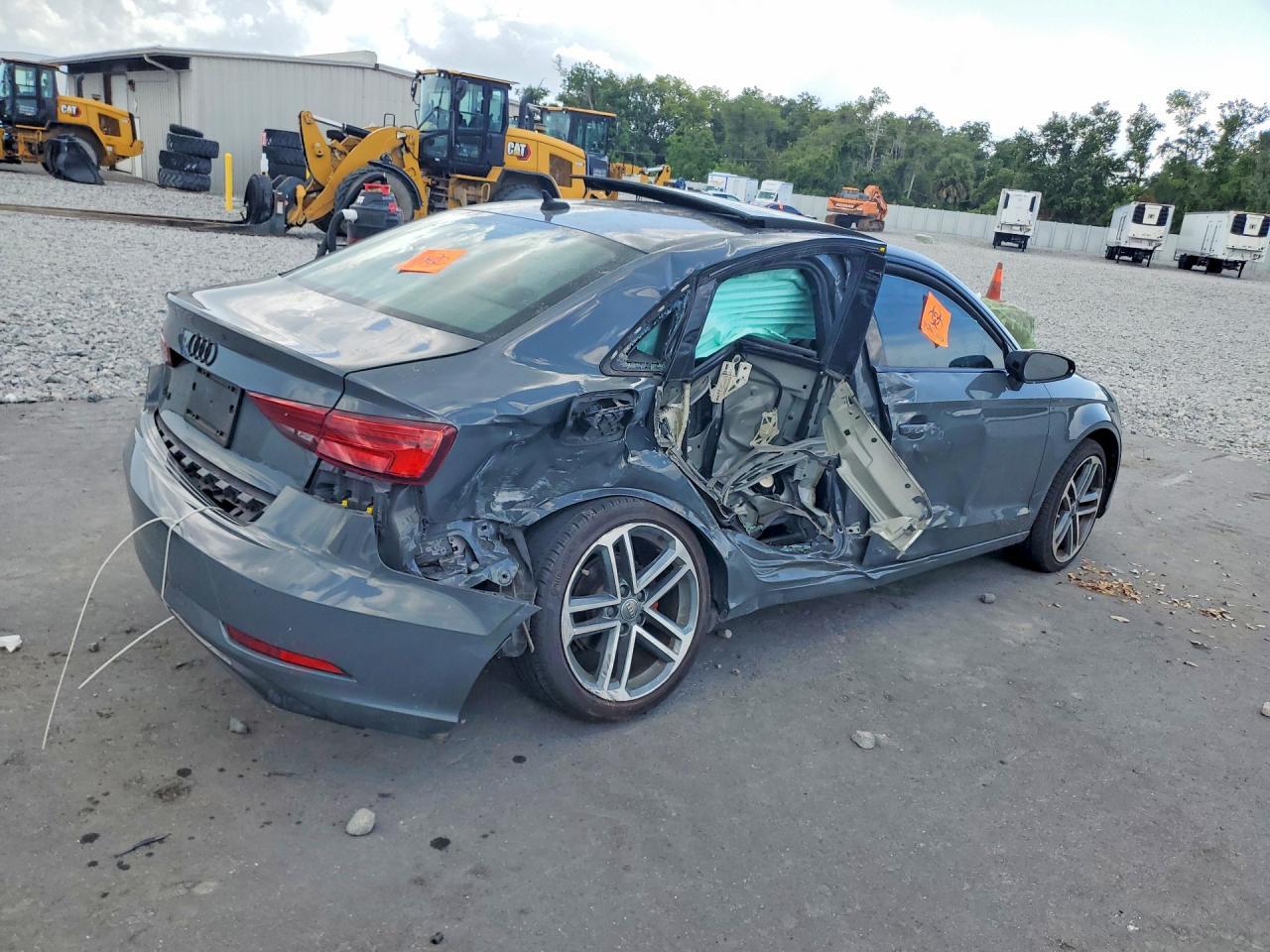 2020 Audi A3 Premium - Фото 3
