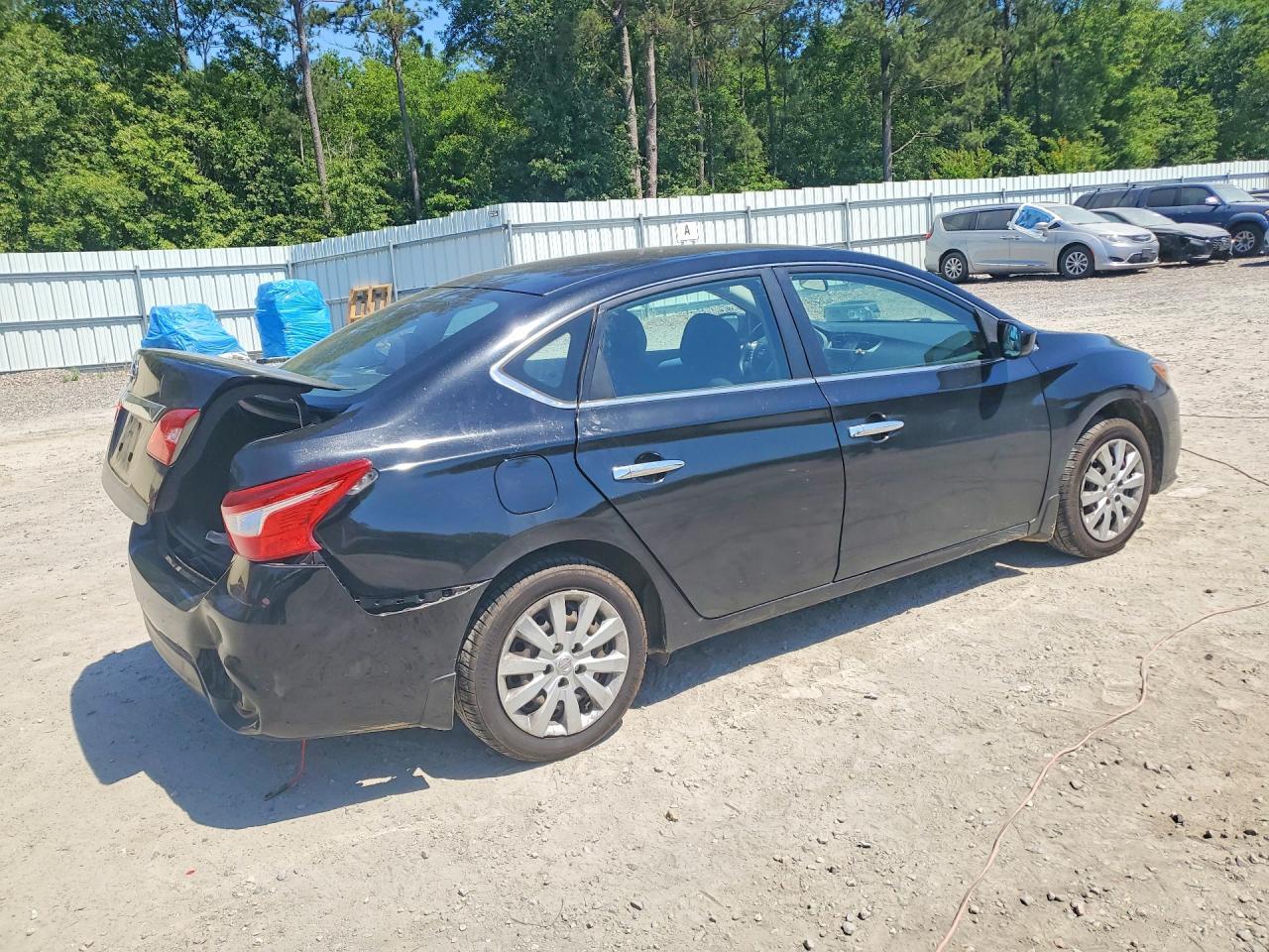 2016 Nissan Sentra S - Фото 3