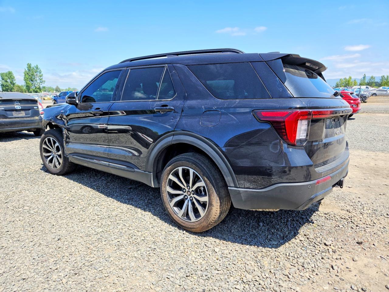 2025 Ford Explorer St-Line - Фото 2
