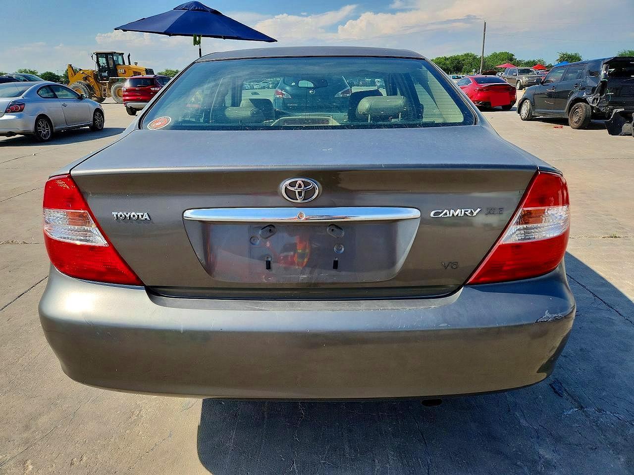 2004 Toyota Camry Xle V6 - Image 6