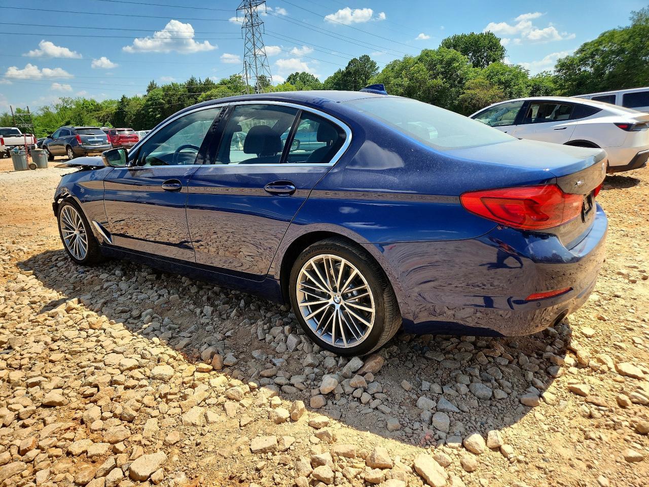 2019 BMW 530 Xi - Фото 2