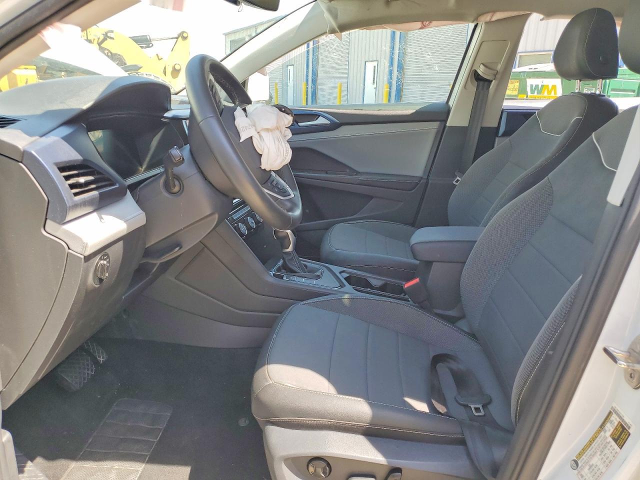 2024 Volkswagen Taos Se - Image 7