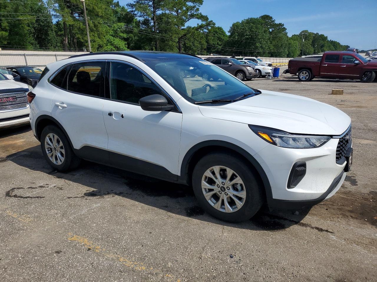 2023 Ford Escape Active - Image 4