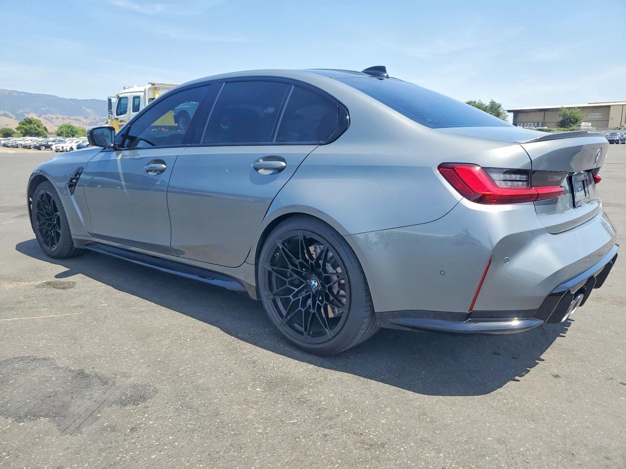 2022 BMW M3 - Фото 2