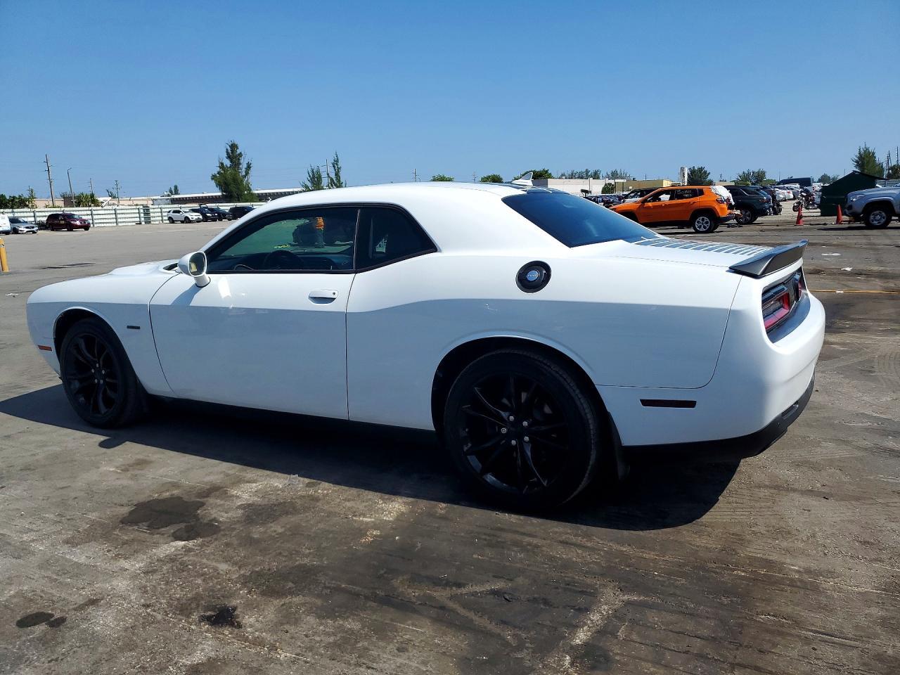 2016 Dodge Challenger R - Фото 2