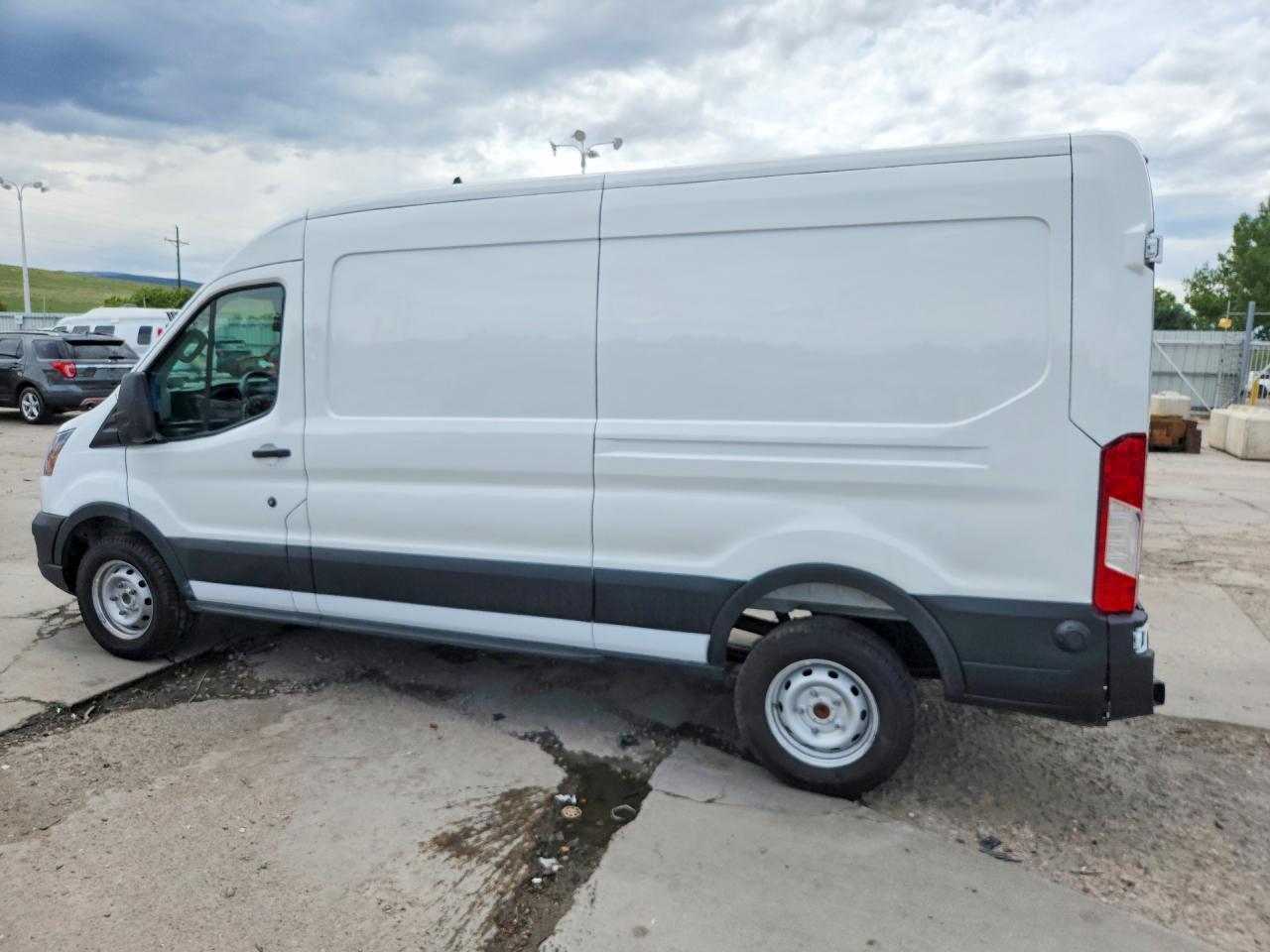 2025 Ford Transit 250 Delivery Van - Фото 2