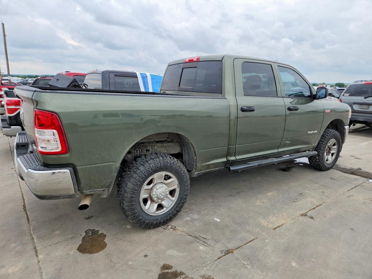 2022 Ram 2500 Tradesman - Фото 3