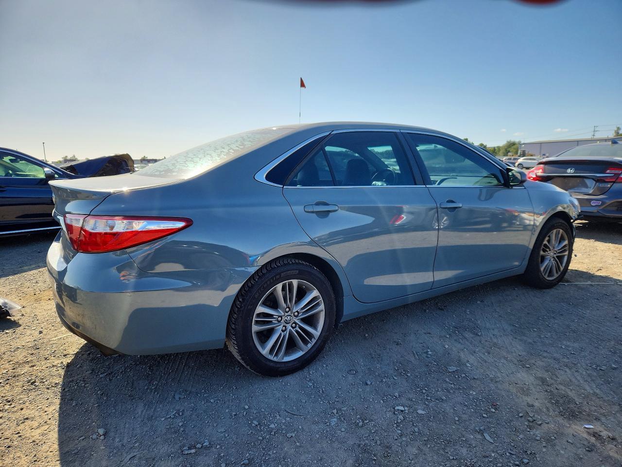 2016 Toyota Camry Se - Image 3