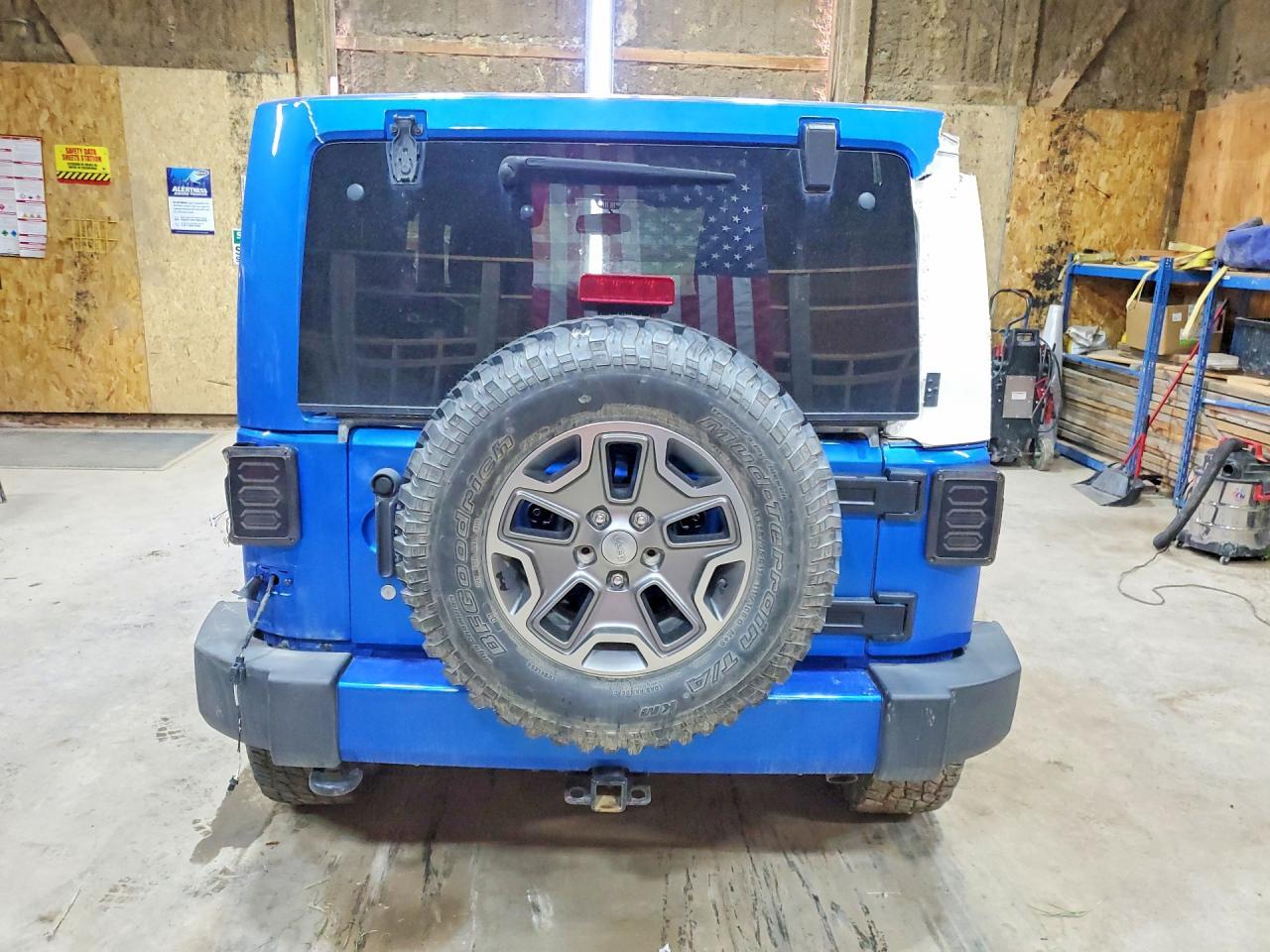 2015 Jeep Wrangler Sahara - Фото 6