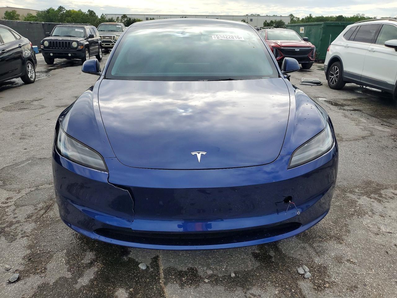 2025 Tesla Model 3 - Image 5