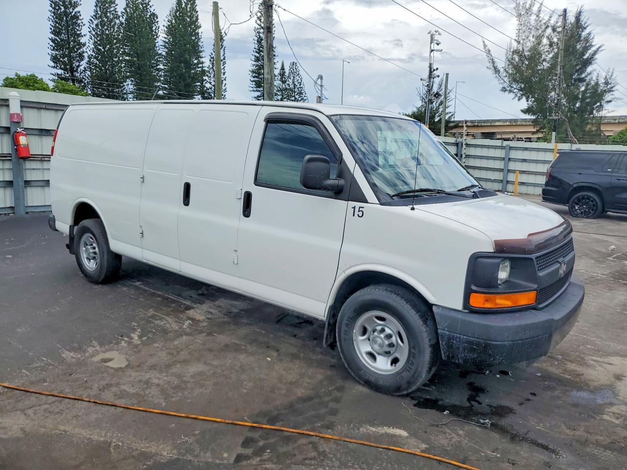 2014 Chevrolet Express G1500 - Фото 4