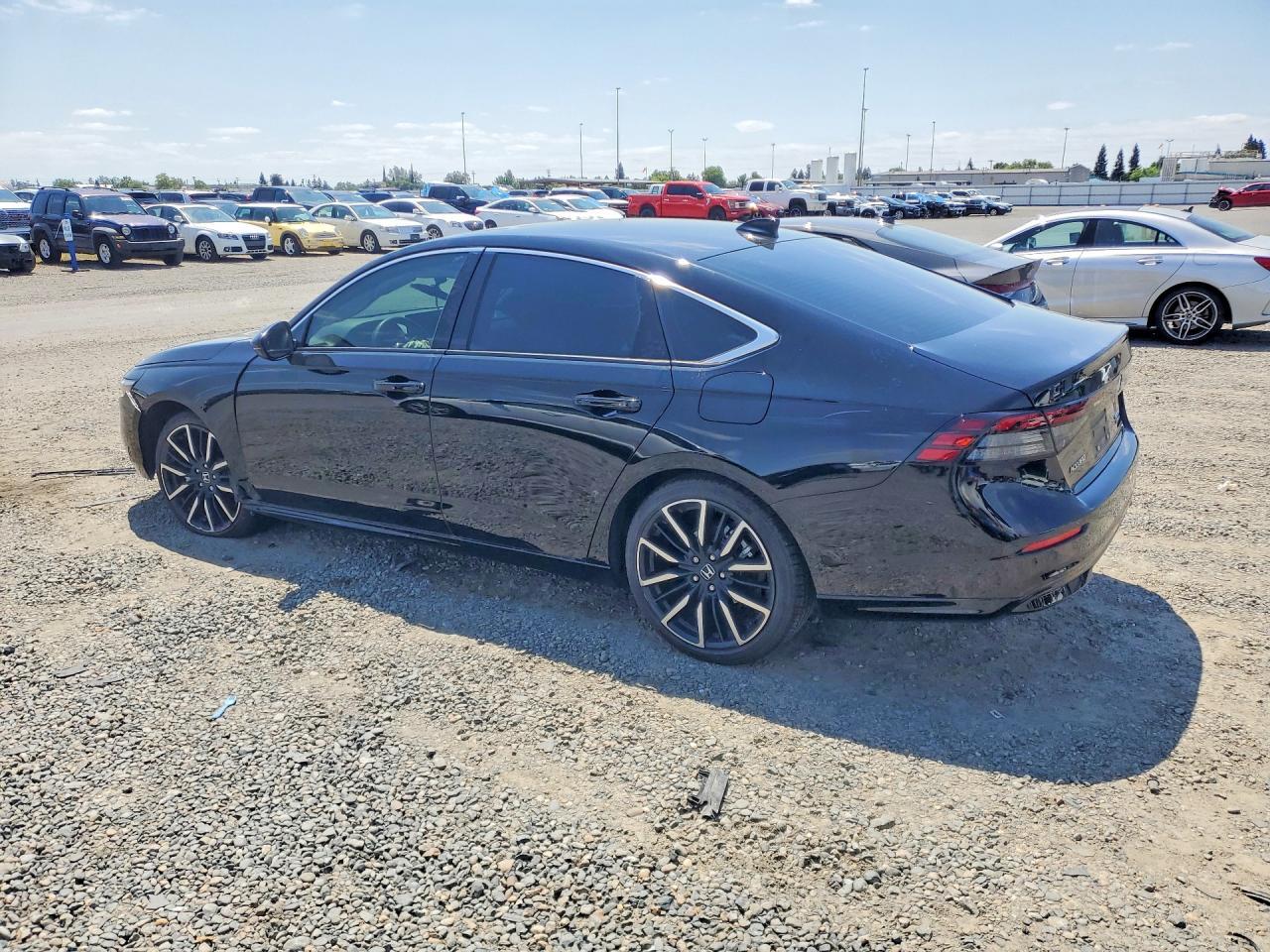 2025 Honda Accord Touring Hybrid - Фото 2