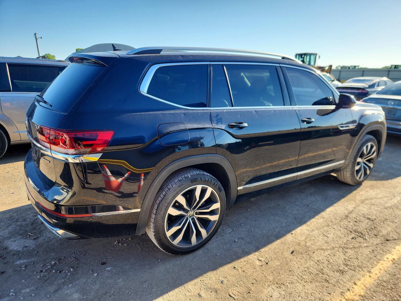 2023 Volkswagen Atlas Sel Premium R-Line - Фото 3
