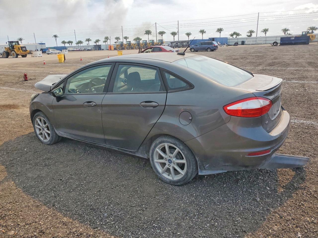 2019 Ford Fiesta Se - Фото 2
