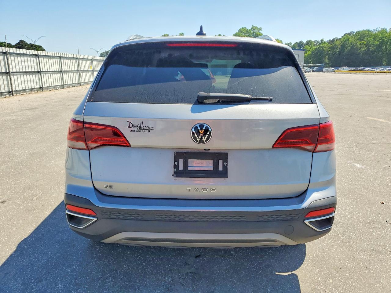 2022 Volkswagen Taos Se - Фото 6