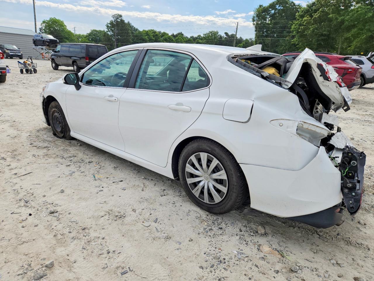 2022 Toyota Camry Le - Image 2