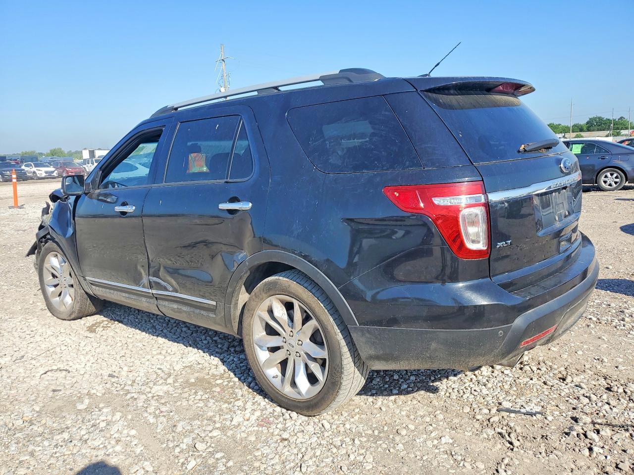 2014 Ford Explorer - Image 2