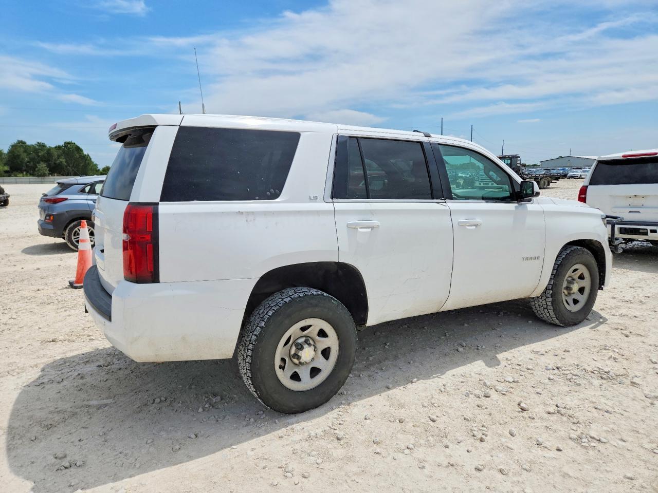 2015 Chevrolet Tahoe K1500 - Фото 3