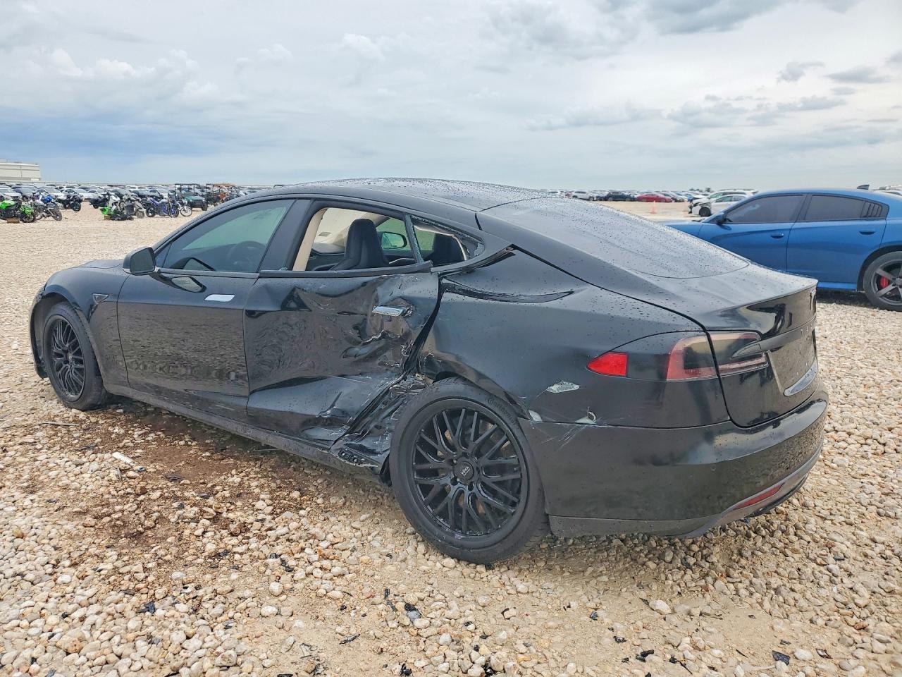 2014 Tesla Model S - Фото 2